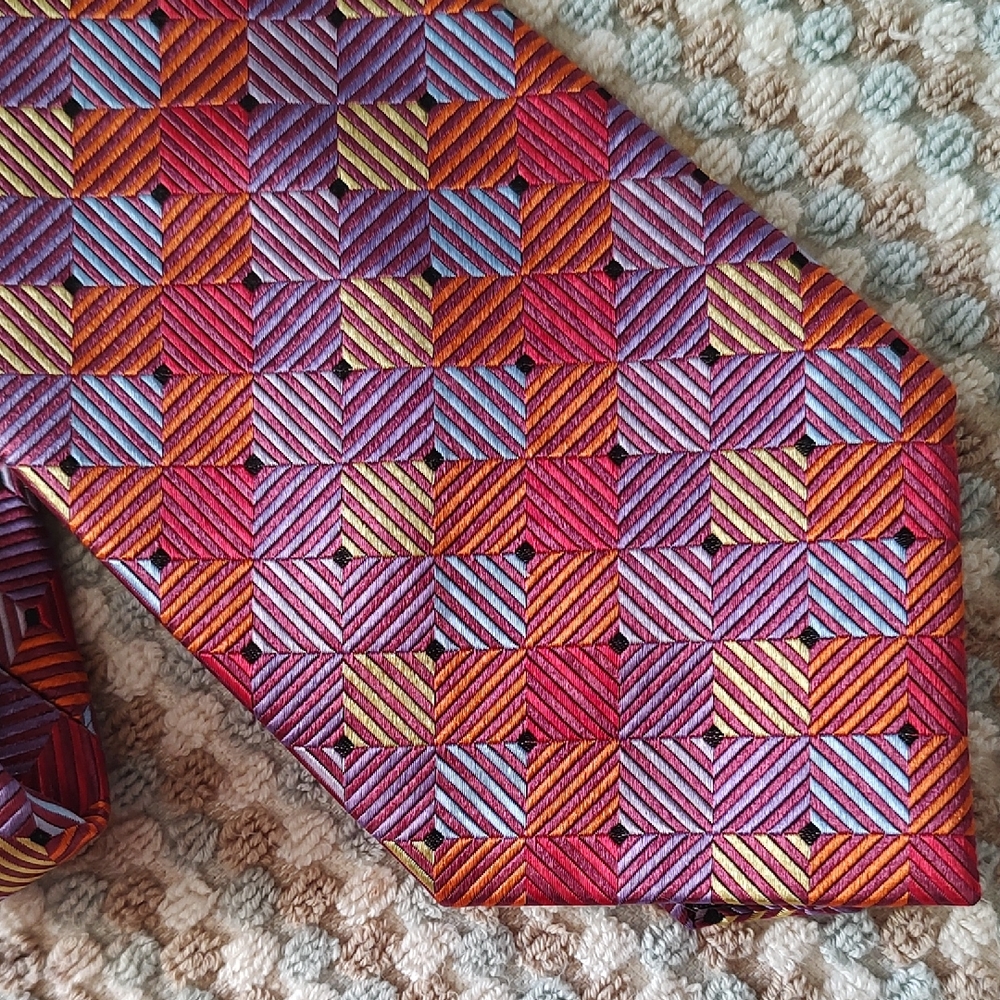 OLEG CASSINI Multi Colored Diamond Shape Design Silk Tie 4"And I